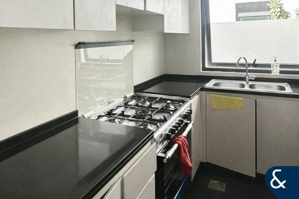 3BR+ Maids | Corner | Closed Kitchen | R2EM